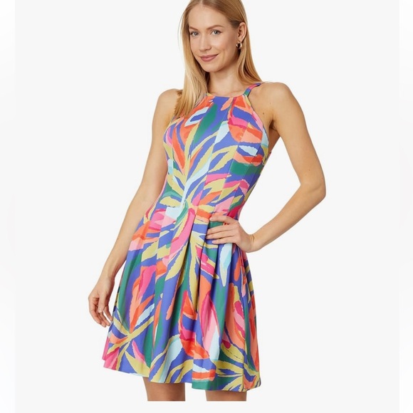 Vince Camuto Dresses & Skirts - Vince Camuto Printed Scuba Halter Dress- never worn. Retail 120